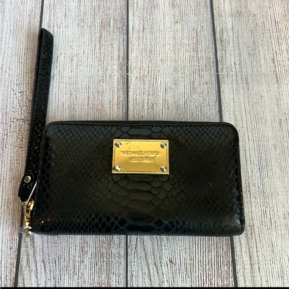 Michael Kors Black Glossy Python Embossed Leather Jet Set Zip Around Wallet